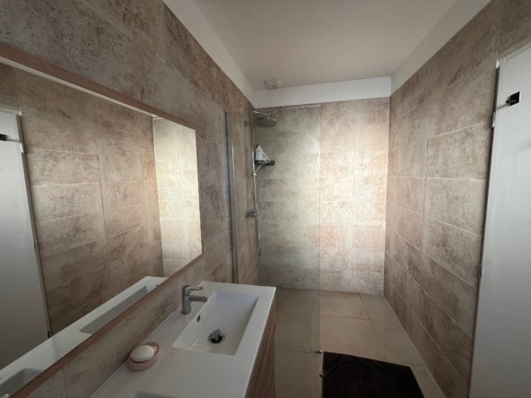 245F31C4-2D13-4A47-8B04-0A582E1E089C