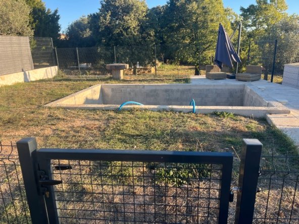 A7A2DB2E-47DA-48E1-AA37-D47DE93F89F2