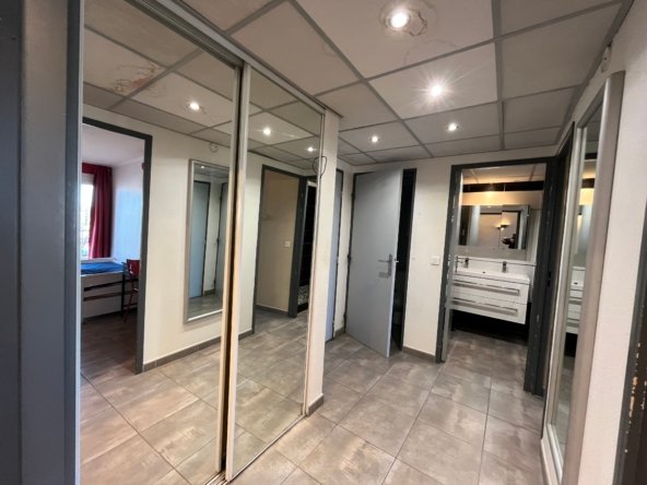 5C185A9B-C1C0-4C0C-8C7B-61176A63DD0C